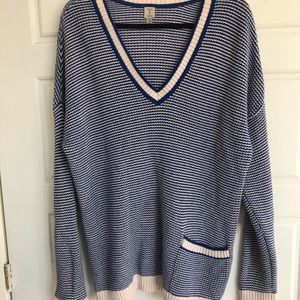💜 2 / 25 💜 Tristan sweater like new.
